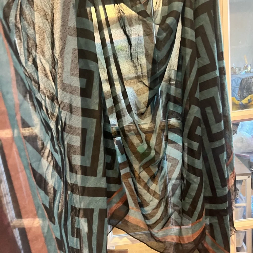 Geometric Patterned Sheer Shawl